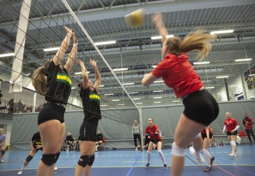 Sunnfjord Folkehogskole Volleyball Jente Smash